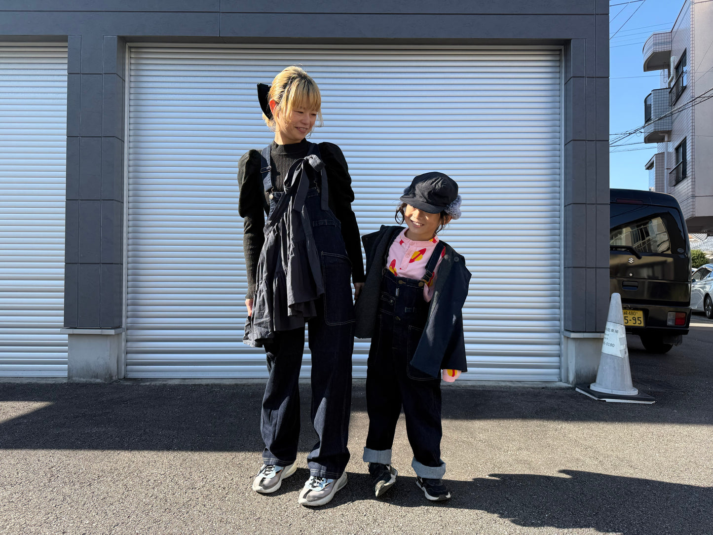 【ワンウォッシュ|ブラックネイビー】最強のアウトドア用オーバーオール|動きやすい&大容量収納&トイレ機能でストレスレスに遊ぶ